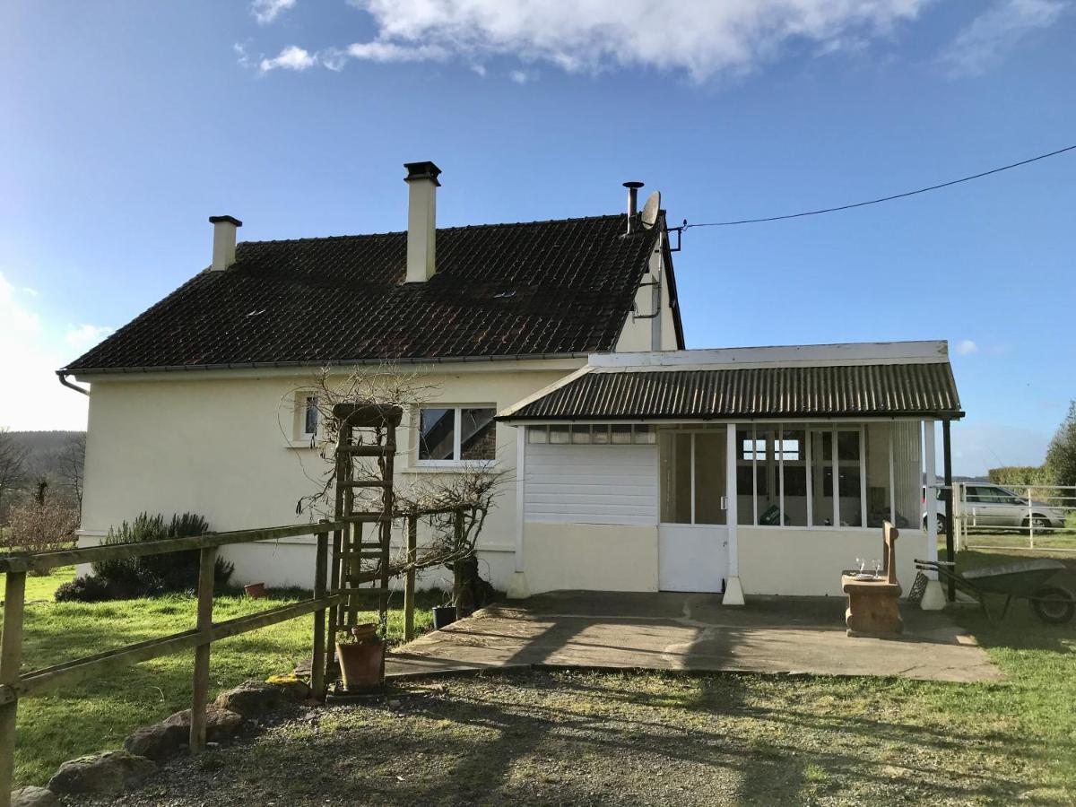 Gite Cottage Chaleureux En Pleine Campagne Vue Sur Les Monts Et Forets Et Le Chateau De Carrouges Екстер'єр фото
